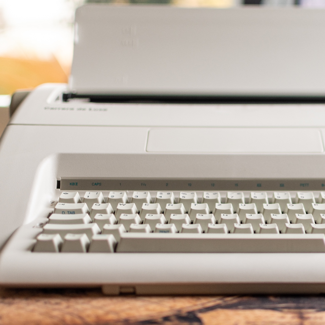 Olympia Traveler De luxe S GRIS Machine à écrire Nouveau ruban ROYAUME-UNI ET DA