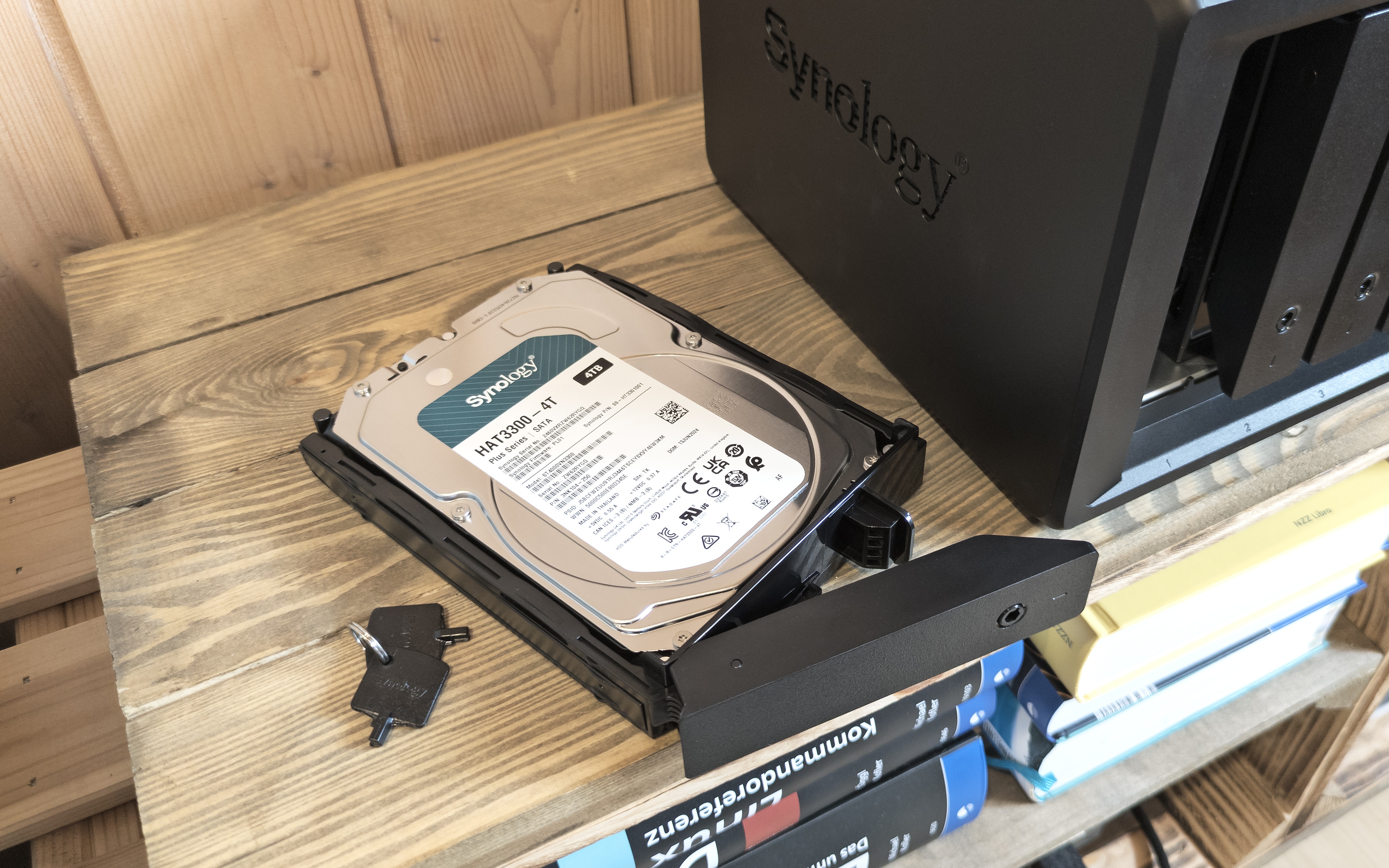 Synology DiskStation DS925 Incl. 4x Synology HAT3300-4T 4 TB Harde Schijf Nas
