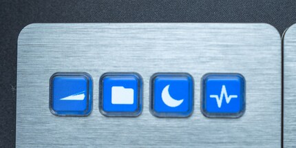 Die Makro-Tasten oberhalb lassen sich sogar mit eigenen Icons versehen.