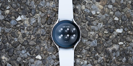 You can choose your own order for the quick settings on your watch, just as you would on a smartphone.