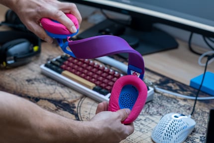 The G435 can be deformed at will, being quite durable in other respects as well.