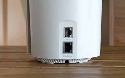 Der Router hat zwei RJ45-Ports – einer bietet bis 2,5 Gbps, der andere ist ein Gigabit-Anschluss.