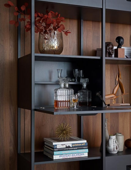 Dimensionen: 123 x 45 x 220 cm | Material: Eisen, Buche | Bild: BePureHome