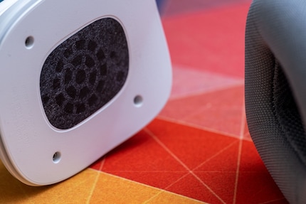 The speakers of the A10 without padding – and the driver buried beneath.