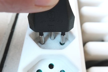 This won’t work, as the pins won’t meet the plastic at the same time. It works best with a slight wiggle.