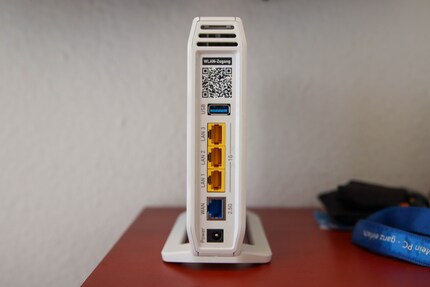 Anschlüsse auf der Rückseite der Fritzbox 4060.