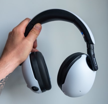 Sieht aus, als hätten die Playstation und der WH-MX1000M5 ein Kind.