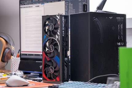 In meinem Mini-ITX-Gehäuse hätte die ROG Strix GeForce RTX 4090 OC nicht Platz.