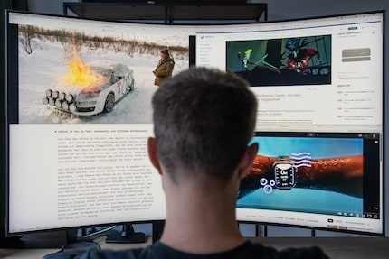 Auf dem Ark habe ich zwar viel Platz für Multitasking, aber ich will mich bei der Arbeit nicht ständig von einem Display umschlungen fühlen.