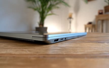 USB 3.1 Typ-A, Thunderbolt 4 (USB-C) und 3,5-mm-Kopfhörerbuchse