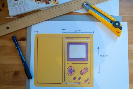 Mit dem Format einer Schokotafel habe ich einen Gameboy-Schuber kreiert.