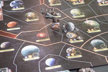 Zo, waar is het? De rebellenbasis is verborgen op een van de 32 planeten.