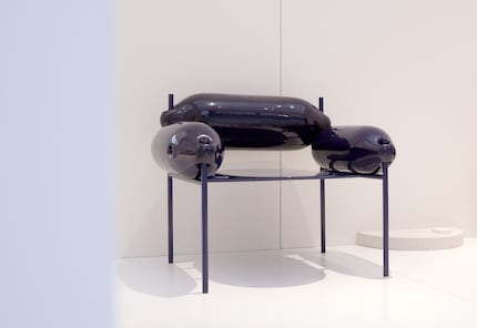 Oept zomergevoelens op: de kussens van de fauteuil «Drift Chair» zijn opgeblazen als ballonachtige stootwillen.