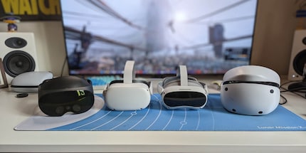 Van links naar rechts: Quest Pro, Quest 2, Pico 4 en de PS VR2.