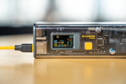 Het scherm geeft gedetailleerde informatie - tot en met de temperatuur van de batterij.