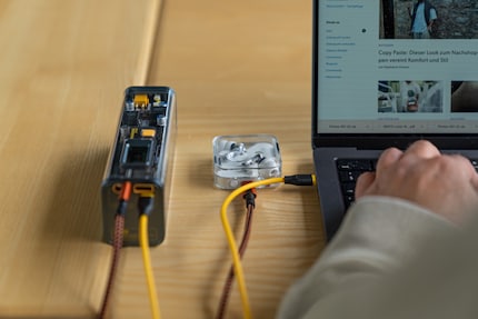 Ik gebruik de Storm 2 om alles op te laden, van koptelefoon tot laptop - tot drie apparaten tegelijk.
