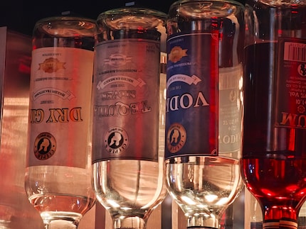The bar at 0.5x, 1x, 3.2x, 5x and 10x zoom.