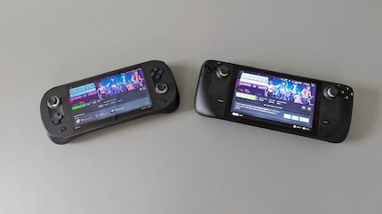 The Ayaneo 2 (left) has a sharper, higher-contrast display than the Steam Deck (right).