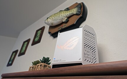 De router op de coverfoto heeft dezelfde specificaties als de satelliet onder de vis. Twee routers die verschillende rollen aannemen.