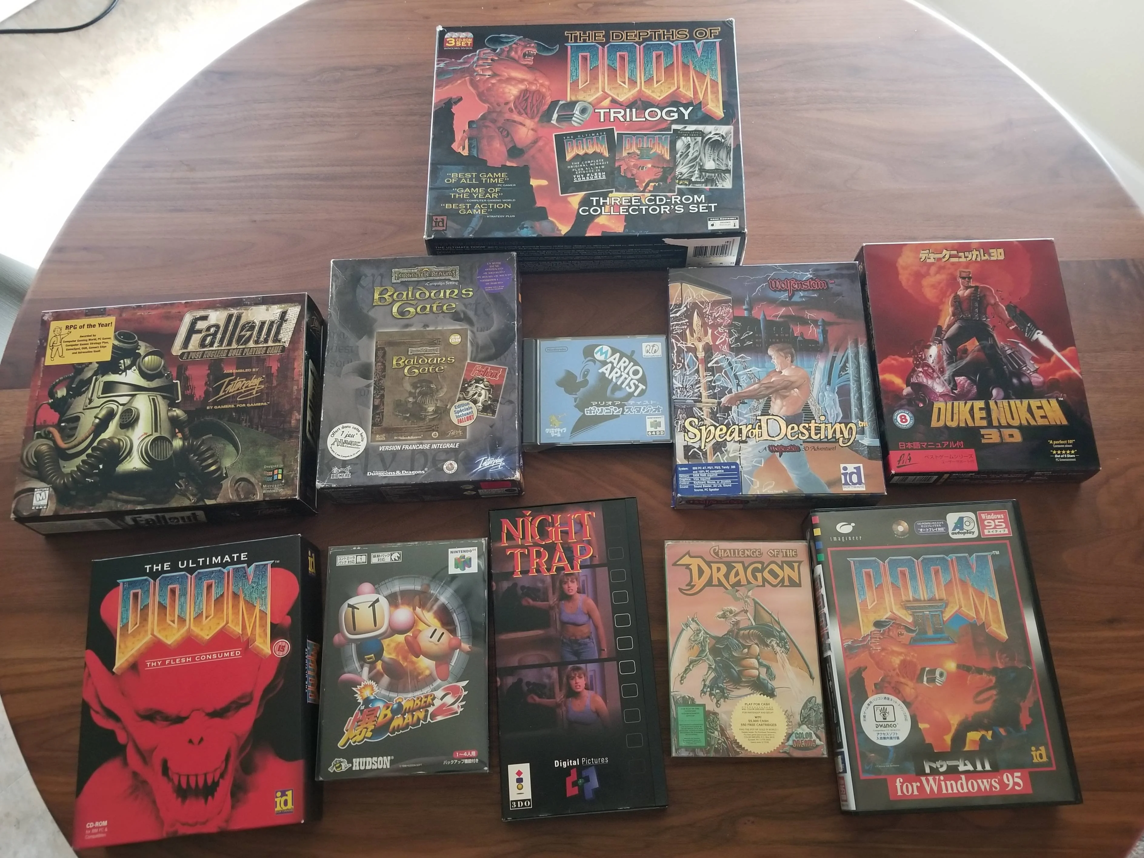 De Doom cover linksonder staat in mijn geheugen gegrift.