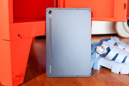 The Tab S9 only has one camera on the back.