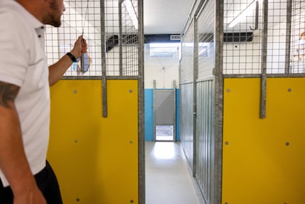 Umiker can open the hatch from outside the cage.