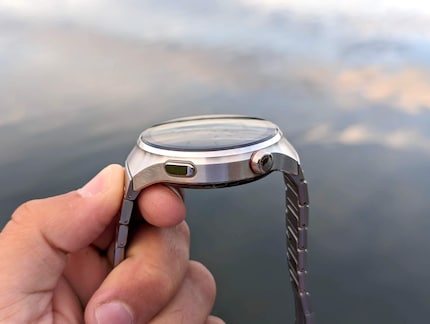 Das Design mit der leicht gebogenen Glaskuppel ist ein Hingucker.