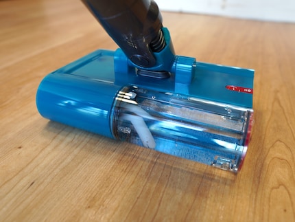 The water tank holds 300 ml - you can also add some detergent.