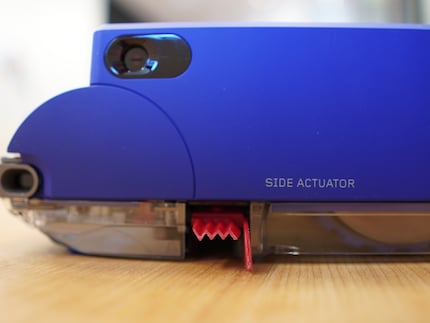 The big speciality of the Dyson robot: the fold-out nozzle for edges and corners.