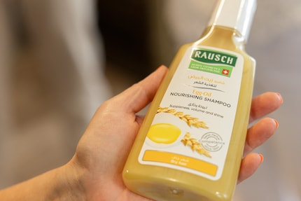 Ready for export: the egg-oil shampoo with an Arabic label. By the way, the shampoo smells like eggnog.