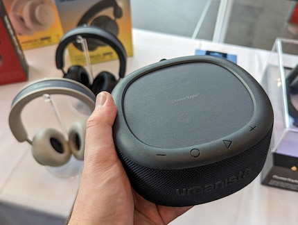Urbanista Malibu: Handige Bluetooth speaker met zonnefolie en IP67 waterdicht.