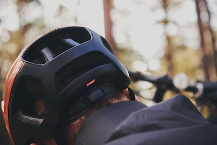 Auch Bikehelme gibt es inzwischen mit den Reflektoren.