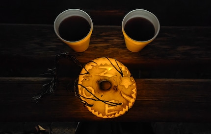 Räbeliechtli voor de kleine, glühwein voor papa en mama. Yay! 