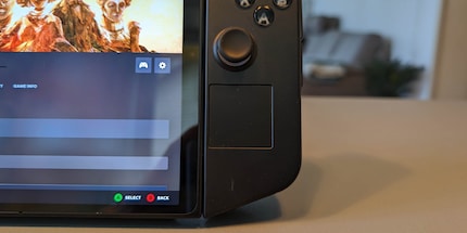 The touchpad reacts very precisely.