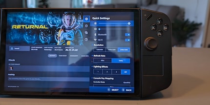 Like all handhelds, the Legion Go also has a useful drop-down menu.