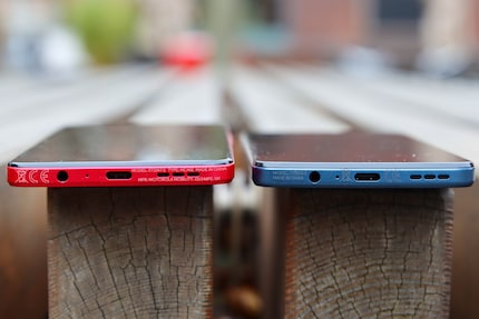 Naast de USB-C poort hebben beide smartphones ook een 3,5 mm hoofdtelefoonaansluiting.