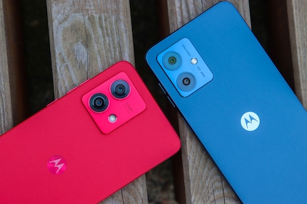 Van buitenaf lijken beide Moto smartphones twee camera's te hebben.