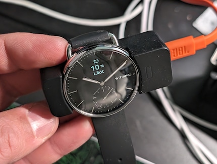 Bij de eerste test ging het horloge maar zes dagen mee - en niet 30 dagen zoals beloofd door de fabrikant.