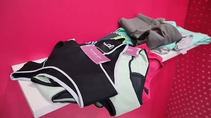 Sportondergoed met absorberende functie voor vrouwen.