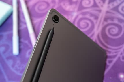 De Samsung Galaxy Tab S9 FE is elegant, handig en waterdicht.