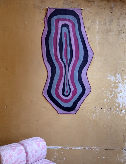 From top to bottom: the Solo collection by Marijke De Cock, Tablecloth by Boi Knit.