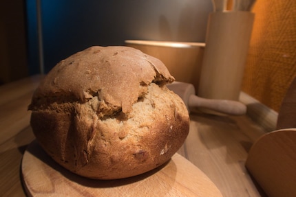Das fertige Brot, fotogen angerichtet. Zum Reinbeißen.