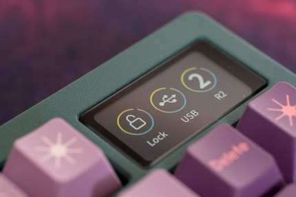 Der Screen zeigt mir diverse Infos an. Meist ist bei mir jedoch ein Gif zu sehen.