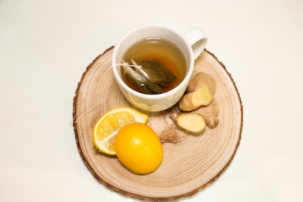 Green tea with ginger and lemon: a nice morning pick-me-up for my tea list this week.