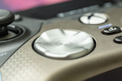 Tactile microswitches are also built into the control pad. The clicking noise takes some getting used to at first.