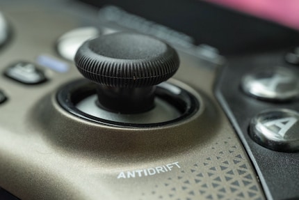 Antidrift: the label on the sticks says it all – after all, Hall effect technology is built in.