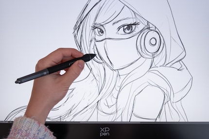 Despite the lack of help to operate the device, sketching is fun and nothing distracts you.