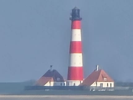 100x digital zoom lets Westerhever lighthouse nearly fill the frame.