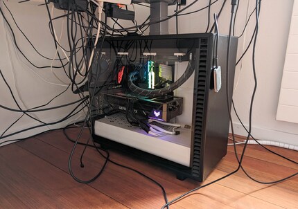 Hier laufen die Fäden, ähm, die Kabel zusammen.