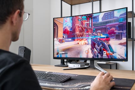 Egal ob Strategiespiele, RPGs oder Shooter: Auf dem AW3225QF sieht alles gut aus – und scharf!